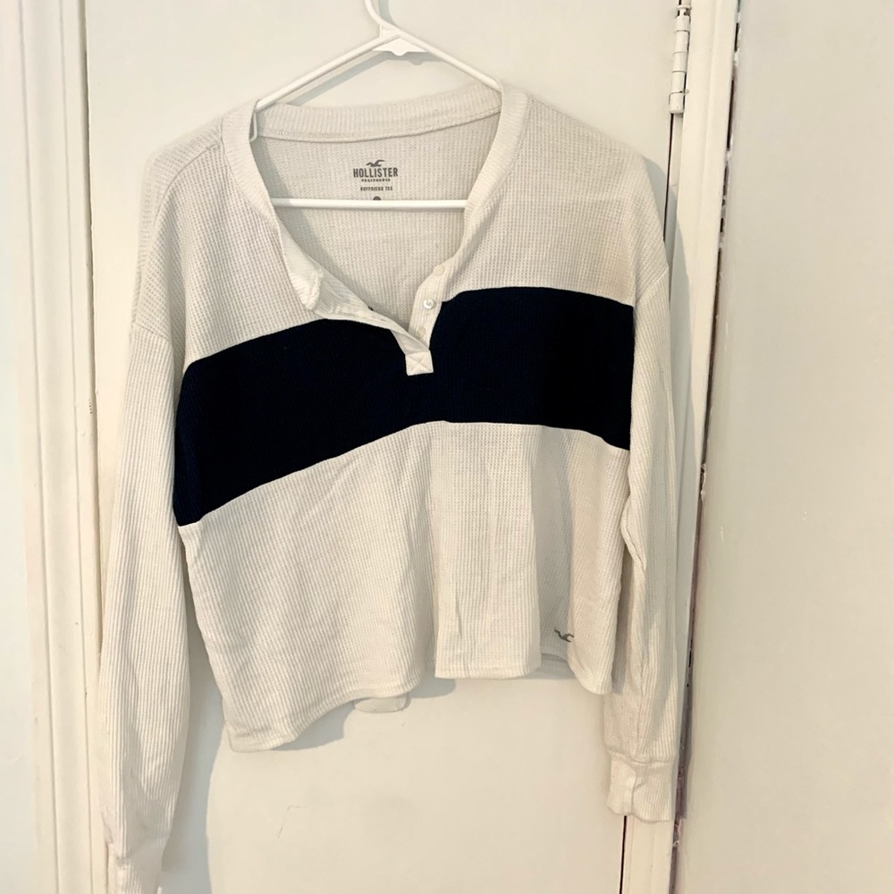 Hollister boyfriend tee. Size small